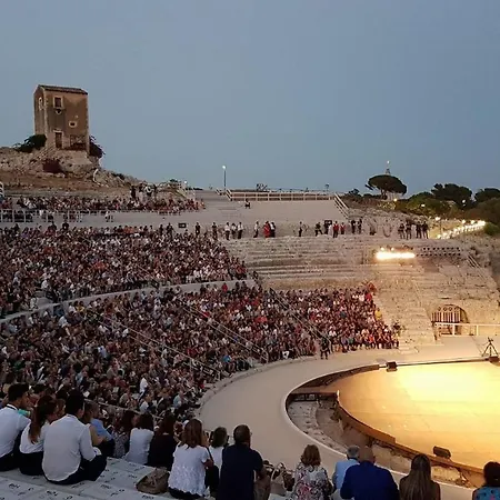 A Casa Di Clara דירה סירקוזה